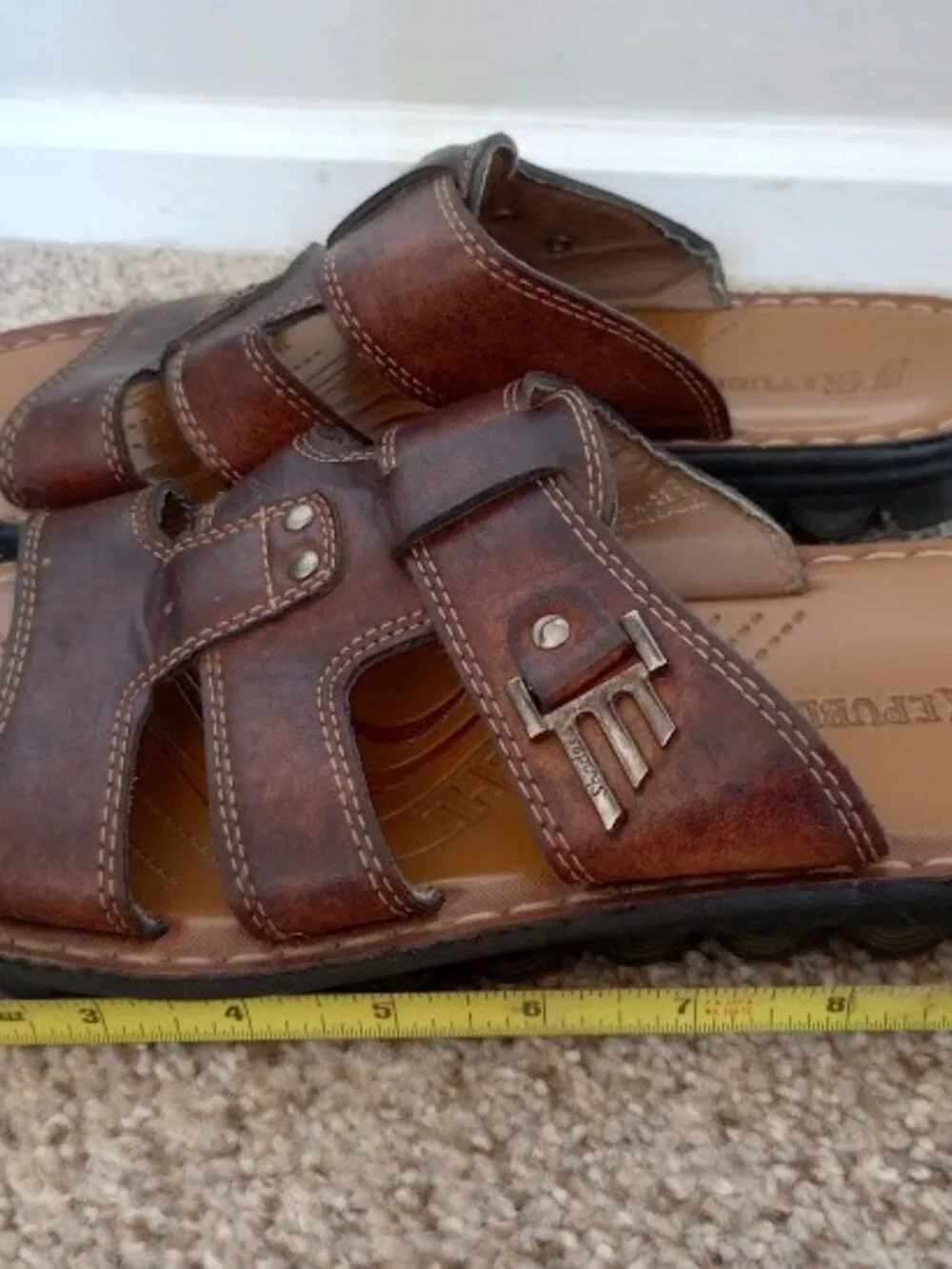 J.Repblic men`s sandals an ohen toe size 11